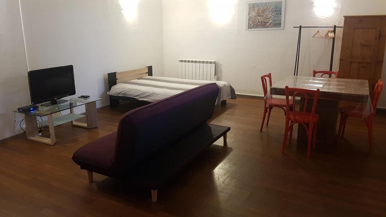 Grand Studio Et Jolies Chambres A Louer Passins Eksteriør bilde
